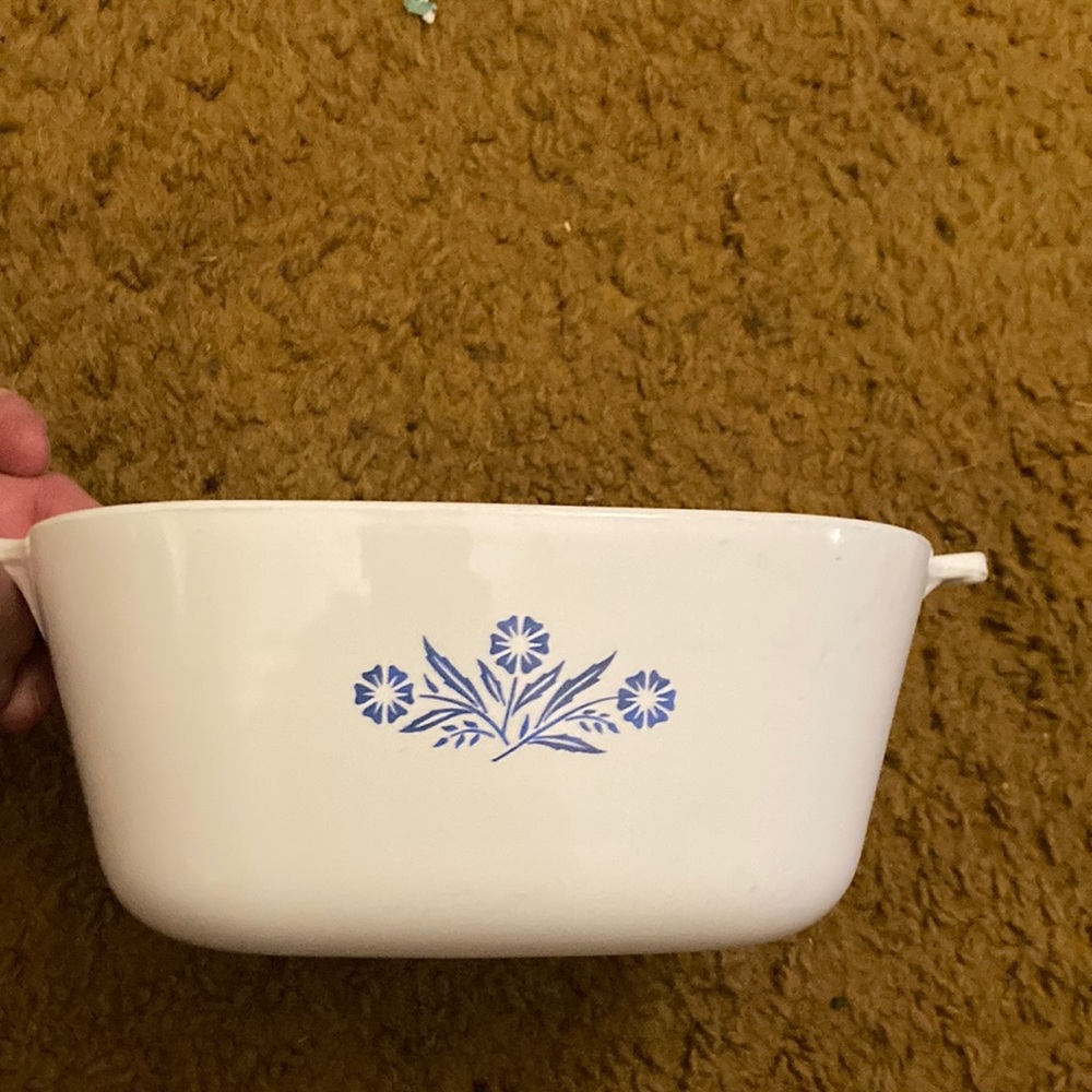 Corning ware 2 1/2 qt. casserole dish